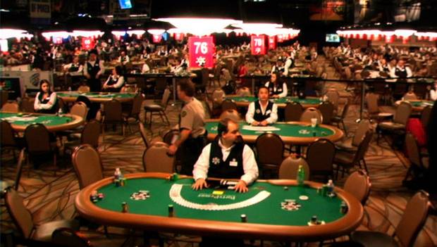 How much should i tip a poker dealer