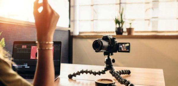 7 New Vloggers to Watch in 2019 - Cardplayer Lifestyle