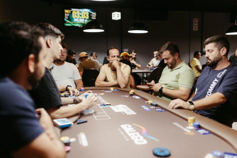 poker table