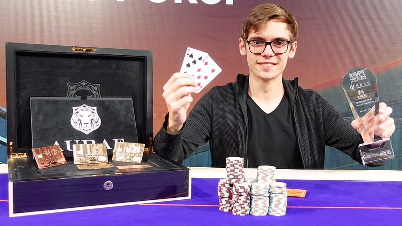 fedor holz triton poker