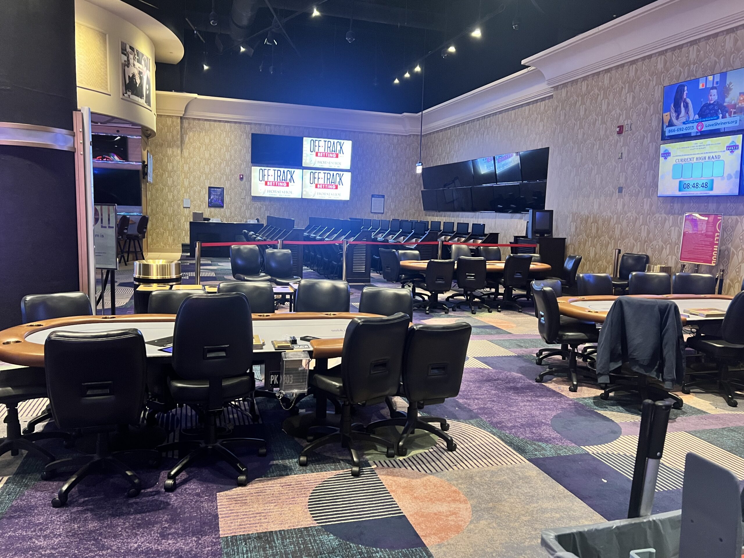 Hollywood Casino Perryville poker table